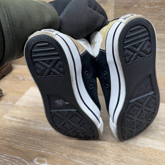 Converse Chuck Taylor All Star UV High Black/White  Sneaker Women's Size 7 - Picture 4 of 8